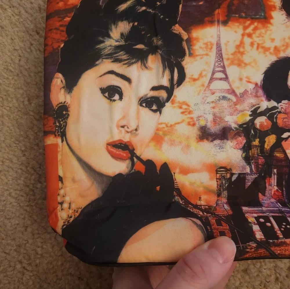 Vtg Audrey Hepburn Shoulder Bag Purse Girl Portrait Red Black #MM - Picture 3 of 5